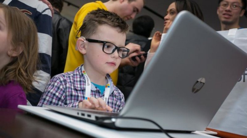 En tan sólo 10 minutos, niño logra hackear sitio electoral de EU.