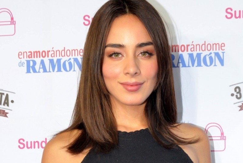 Esmeralda Pimentel deja al descubierto sexy tatuaje en lugar íntimo